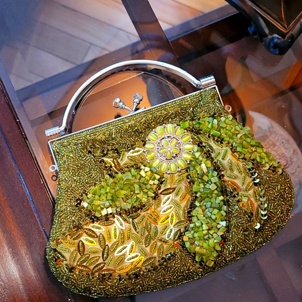 Boutique exquisite evening bag emerald green stones sequins and crystals!